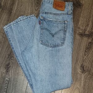 Levi's High Rise Women’s Jeans in Light Blue Wash